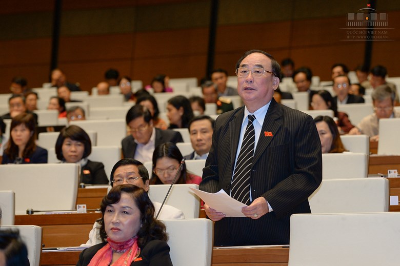 Đại biểu Trần Ngọc Vinh bày tỏ mối lo ngại trước sự gia tăng nhanh chóng của nợ công